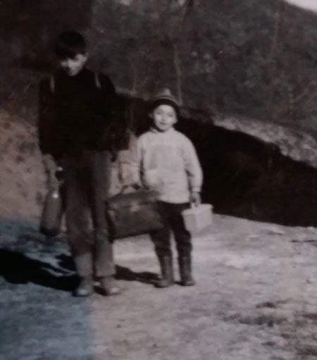 Angelo P. '61, dall'asilo, col fr. Piero n.'53, fig.Attilio Bone de Sante-Gaèi