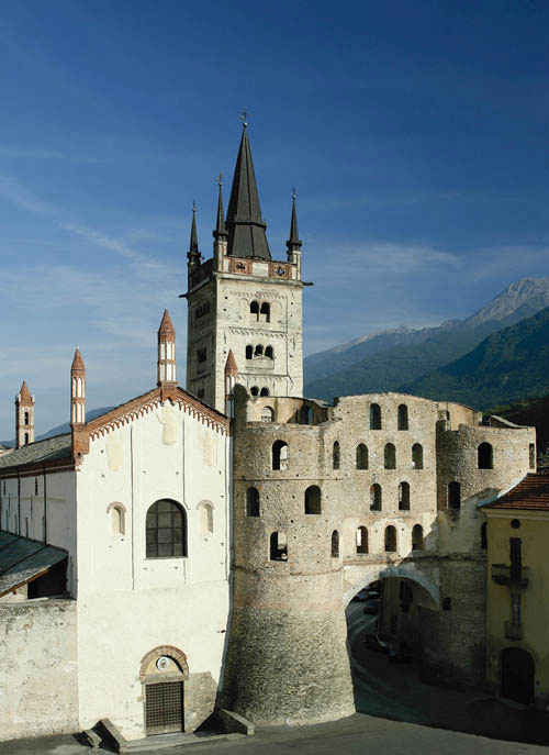 Chiesa Cattedrale di S. Giusto in SUSA, di cui Don Gian Piero Piardi fu Canonico Capitolare titolare