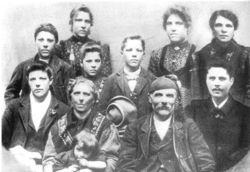 Pezzaze,1902.Famiglia ROSSI Fadoei(Fasoei)
