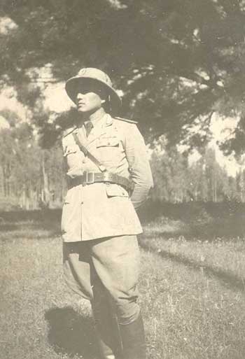 Teodoro Piardi (Pezzaze, 1905) figlio di Raimondo 'Cansonète'. Maresciallo dei Carabinieri Reali. Africa, anni '30.